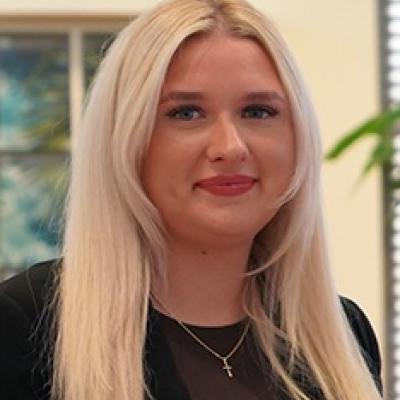 Anna Selenko2