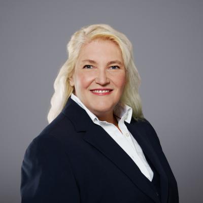 adac_FFB_bayer_michaela_HMF6062_porträt_grau_klein
